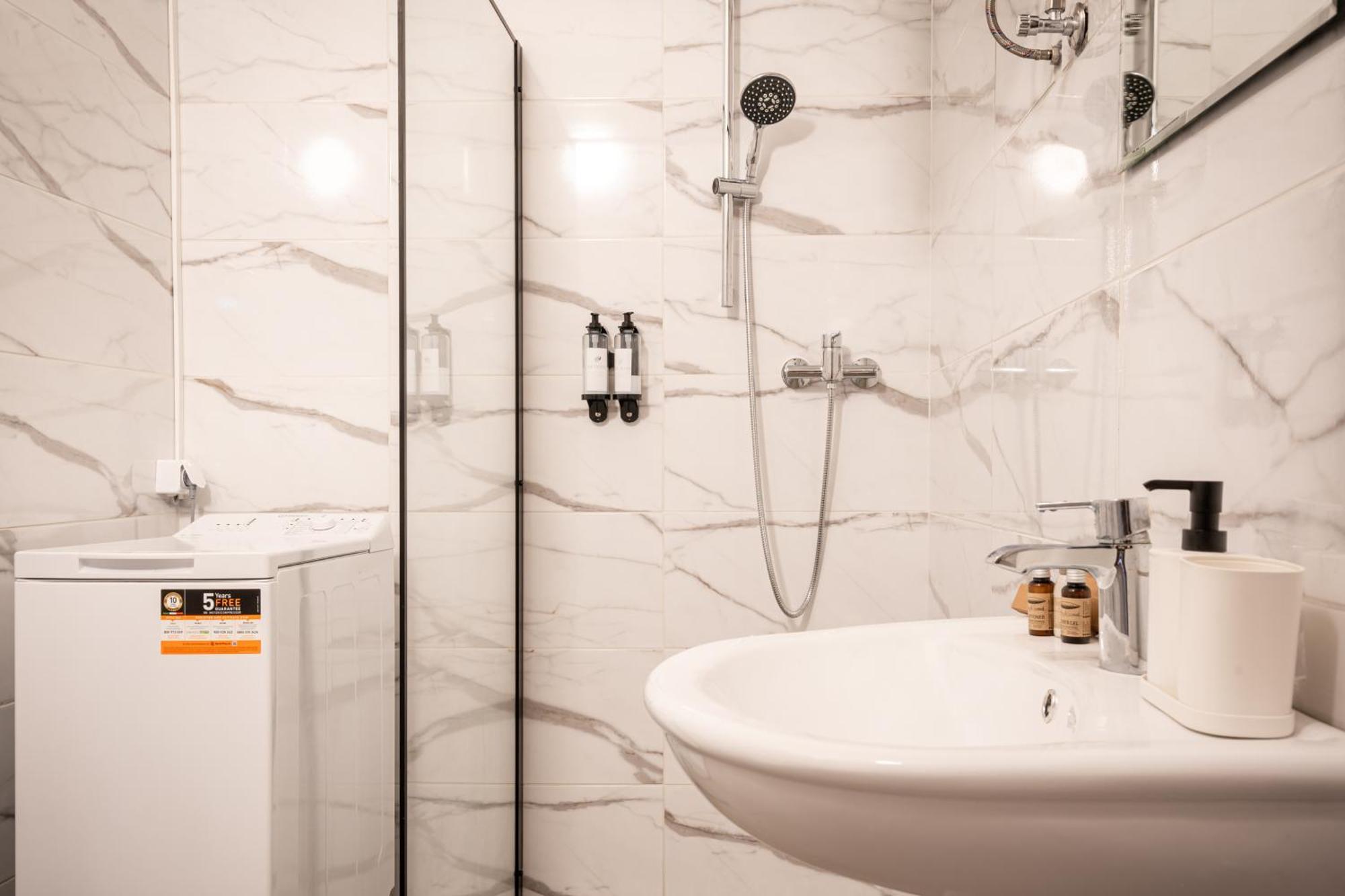 H9- Boutique Apartments, Best Location, By Bqa Budapest Eksteriør bilde